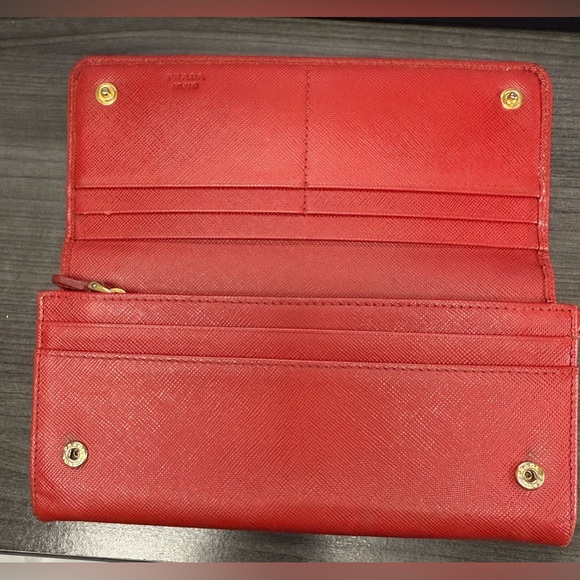 🎀Authentic Prada Trifold Bow Wallet🎀 - Picture 8 of 13